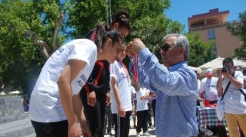 Sinoplular Ada Koşusunda Ter D&ouml;kt&uuml;