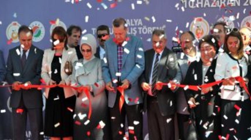 Başbakan Erdoğan: 75 Milyona Hizmet &Uuml;retmeye Devam Edeceğiz