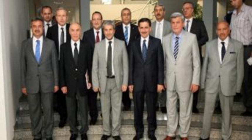 Bakan Erg&uuml;n Osb Y&ouml;neticileriyle Bir Araya Geldi