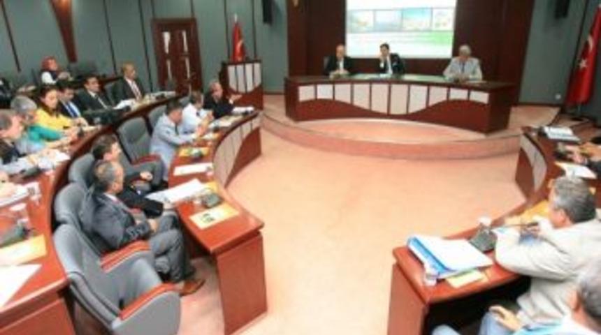 Kocaeli'de Demiryolu Masaya Yatırıldı