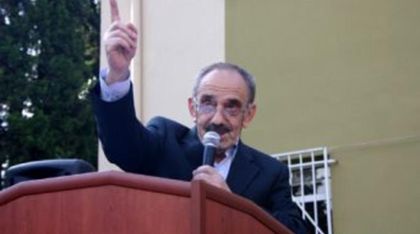 Efsane &ouml;ğretmen Atamer&rsquo;den duygulu konuşma