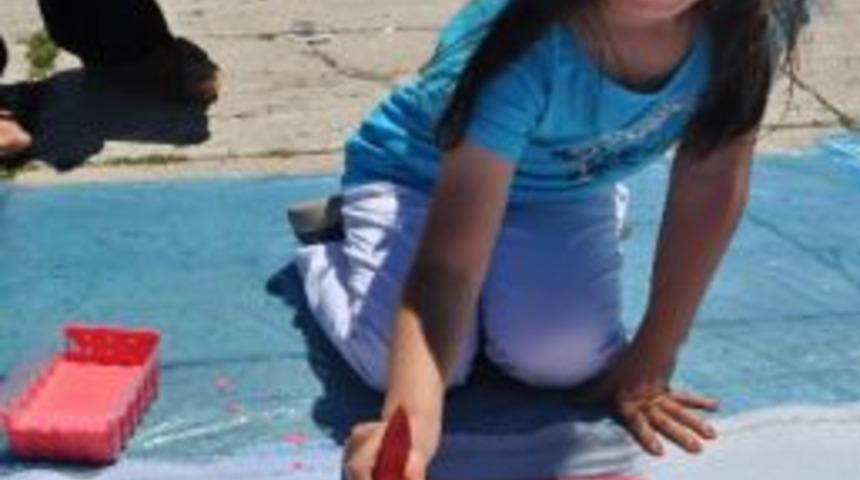 58 Metrelik Tuvale Hayallerindeki Resmi &Ccedil;izdiler