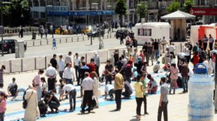 &Ccedil;ocuklar Hayallerindeki D&uuml;nyayı 58 Metrelik Tuvale &Ccedil;izdi