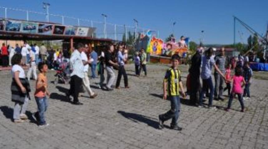 Emniyet Lunaparkta Stres Attı