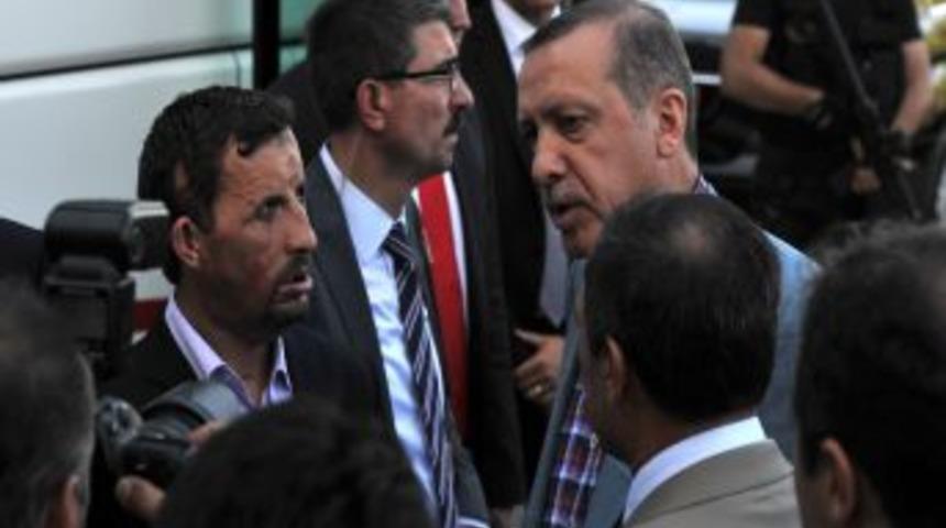 Başbakan Erdoğan, Y&uuml;z Nakli Olan Uğur Acar&rsquo;ı Ziyaret Etti