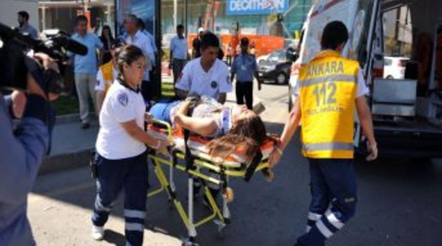 Başkent'te Iki Ayrı Kazada 1'i Ağır 5 Kişi Yaralandı