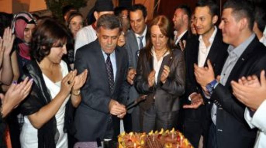 &Ouml;zel Kardelen Koleji 12. Sınıf &Ouml;ğrencileri Mezun Olmanın Sevincini Yaşadı