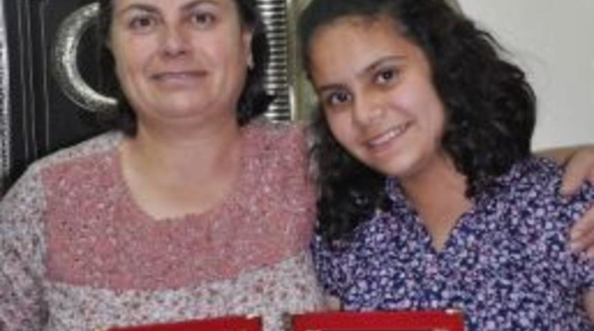 Kitap Kurdu &Ouml;ğrenciler Ve Velilerine Plaket