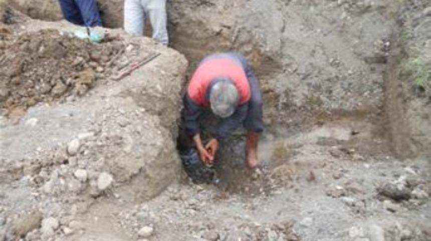 Ara&ccedil; Belediyesi, Parke D&ouml;şemeye Başladı