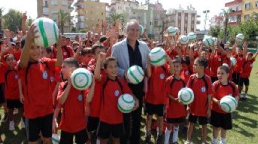 Muratpaşa Belediyesi Yaz Spor Merkezleri A&ccedil;ılıyor