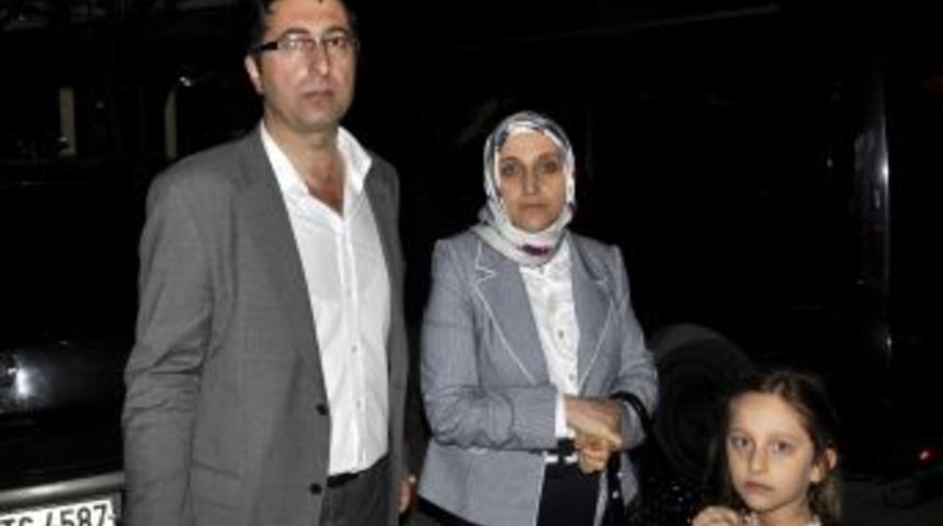 Baş&ouml;rt&uuml;l&uuml; Davetliyi D&uuml;ğ&uuml;ne Almamak I&ccedil;in Orduevinin Kapısını Kilitlediler