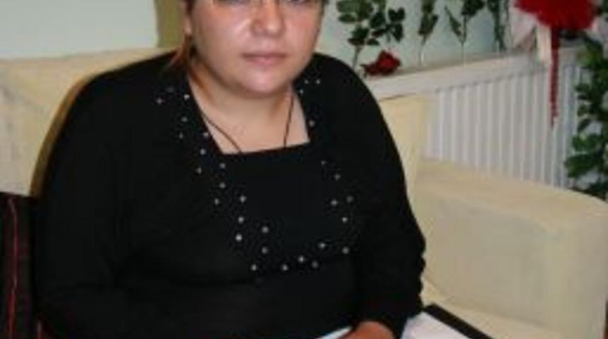 Hem Hastalık, Hem Yoksullukla M&uuml;cadele Ediyor