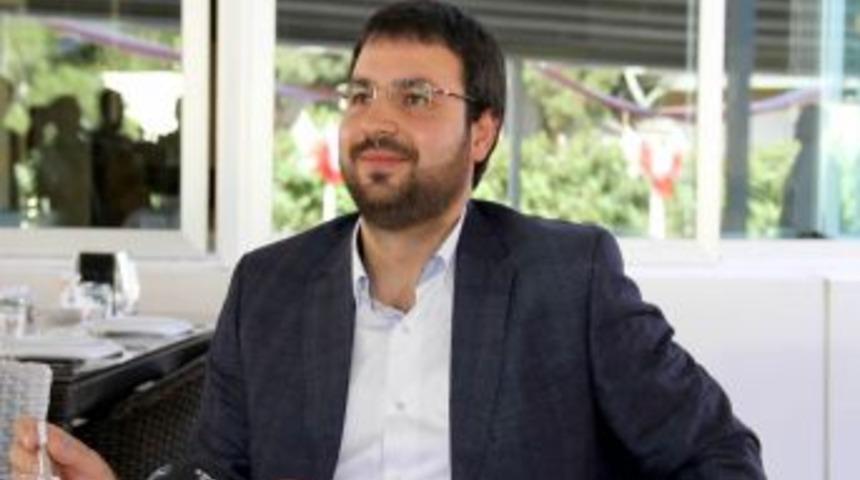 AK Partili Hamzaoğulları: Bu Sorun &Ccedil;&ouml;z&uuml;lmeli, Gen&ccedil;ler &Ouml;ld&uuml;k&ccedil;e Makas A&ccedil;ılıyor