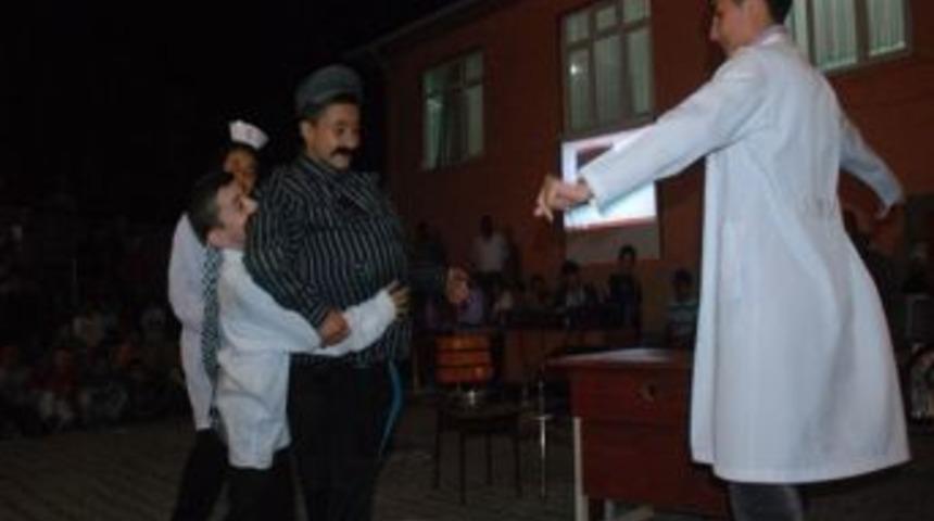 Okula Destek İ&ccedil;in A&ccedil;ık Artırma İle Ko&ccedil; Satıldı