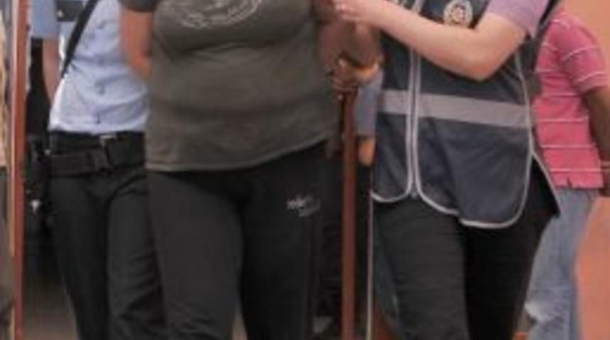 Hastane Otoparkında Fuhuş Operasyonu: 11 G&ouml;zaltı