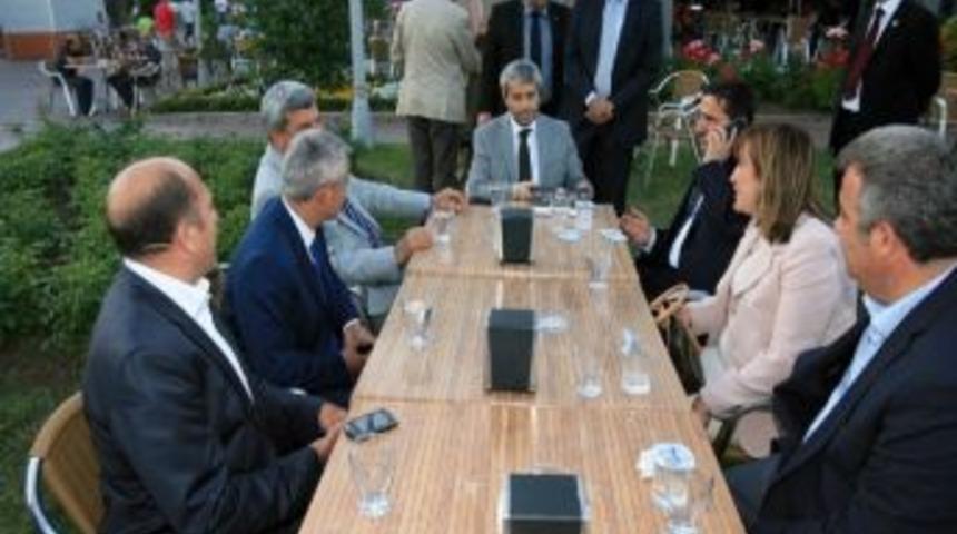 Bakan Erg&uuml;n, Derince Kumsalında Y&uuml;r&uuml;d&uuml;