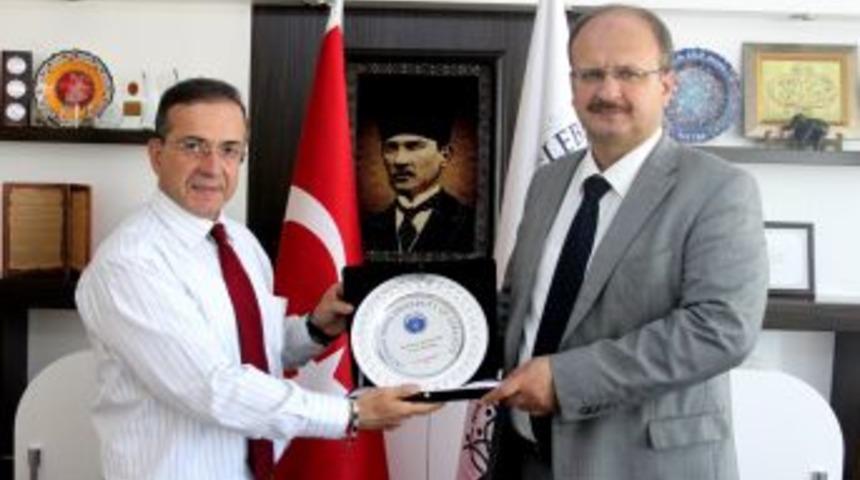 İK&Ccedil;&Uuml;, Saraybosna &Uuml;niversitesi Ile K&uuml;lt&uuml;r Anlaşması Imzaladı