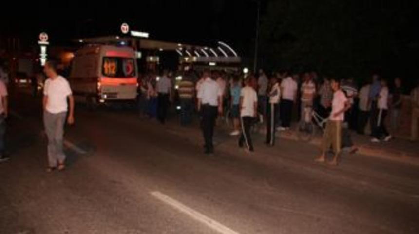 Kontrolden &Ccedil;ıkan Cip Evin Bah&ccedil;esine Girdi