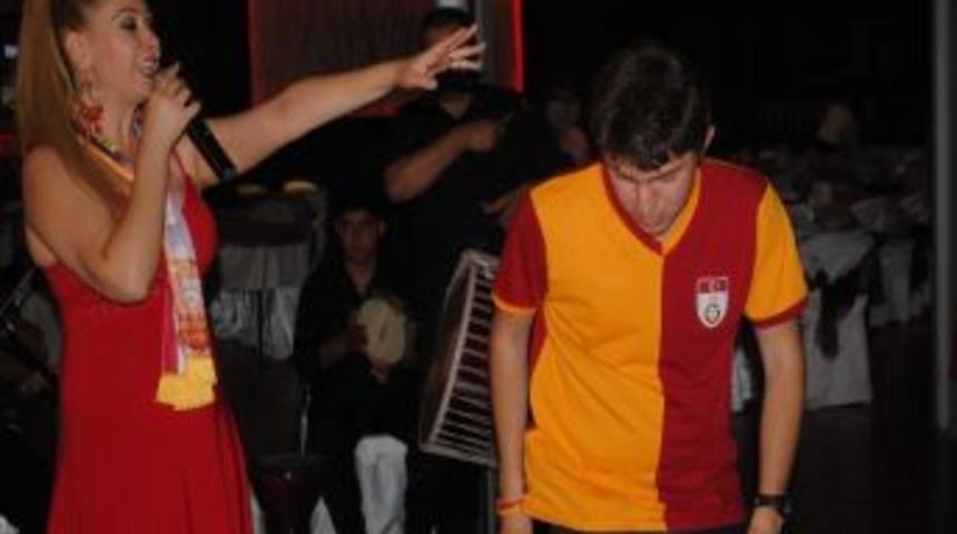Galatasaraylılar Şampiyonluğu Kutladı