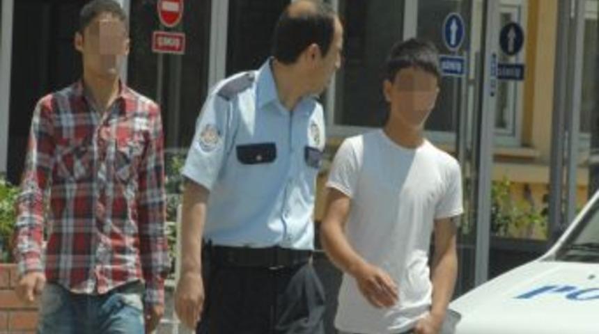 Dolmuş Şof&ouml;r&uuml;n&uuml;n Bı&ccedil;aklanmasına 3 Tutuklama