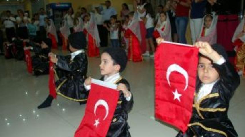 Minik &Ouml;ğrenciler Mezuniyet T&ouml;reninde Bir Araya Geldi