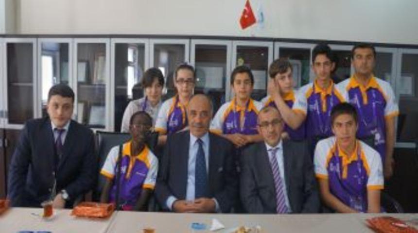 Y&uuml;celik: T&uuml;rk Okulları T&uuml;rkiye'nin Yurt Dışındaki B&uuml;y&uuml;kel&ccedil;ileridir