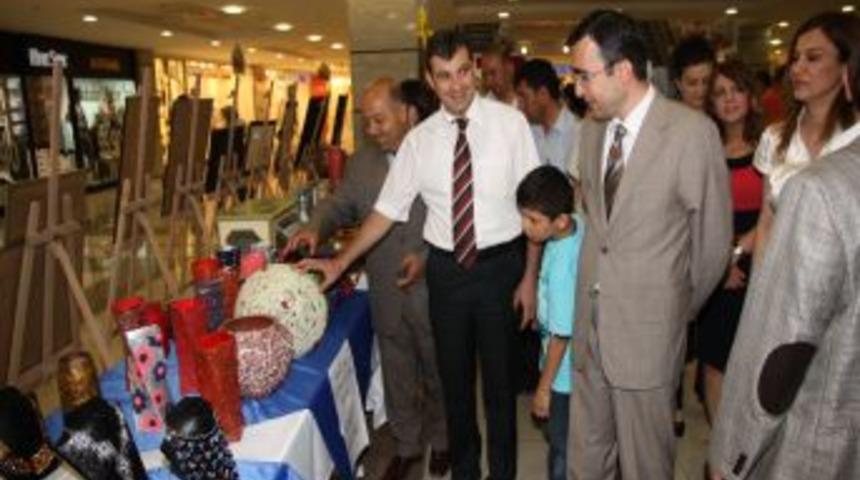 G&uuml;zelyurt MYO'da Yılsonu Sergisi