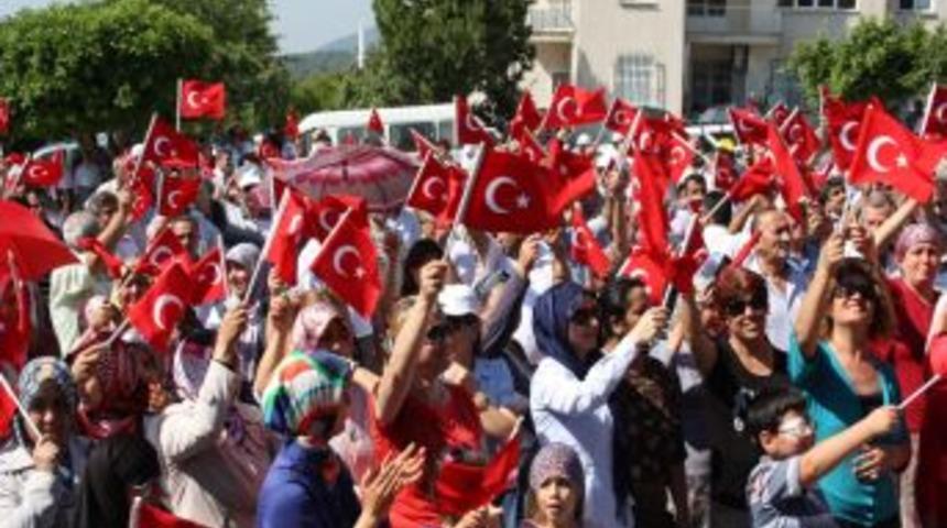 Belde Belediyeleri Il&ccedil;e Olmak I&ccedil;in Miting D&uuml;zenledi