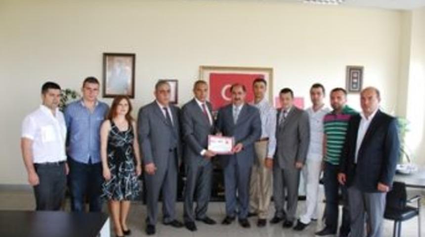 İşadamlarından NK&Uuml;&rsquo;ye ziyaret