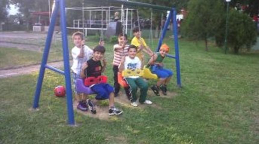 İzmit Belediyesi'nin Eğitime Desteği S&uuml;r&uuml;yor