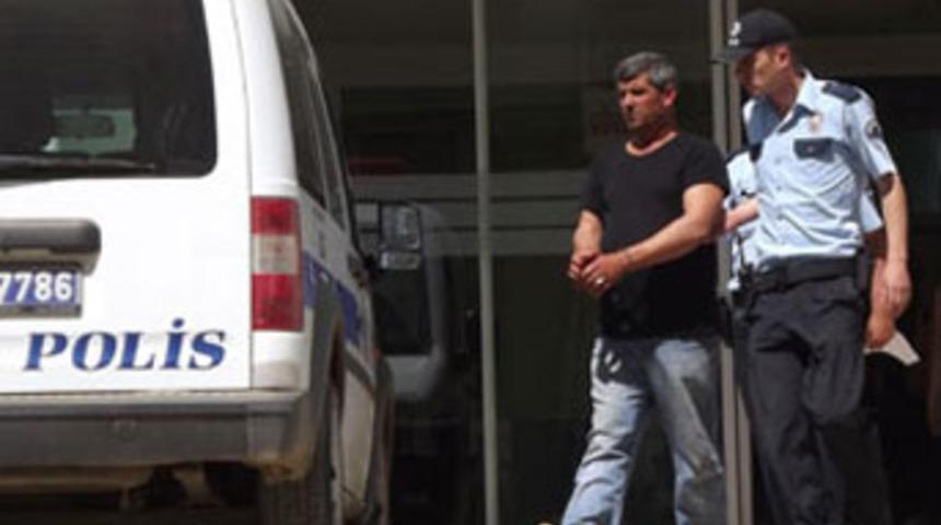 &Ouml;z yeğenine tacizden tutuklandı