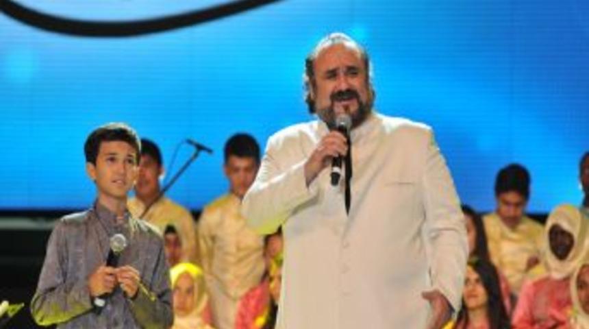 Hakan Aysev: D&uuml;nya &Ccedil;ocukları Ile Sevgiyi Paylaşıyoruz