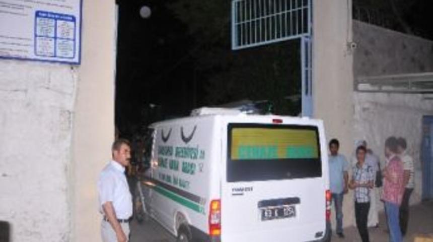 Mahkukların Cenazeleri Adana Adli Tıp Morguna G&ouml;t&uuml;r&uuml;lmek &Uuml;zere Cezaevinden &Ccedil;ıkarıldı