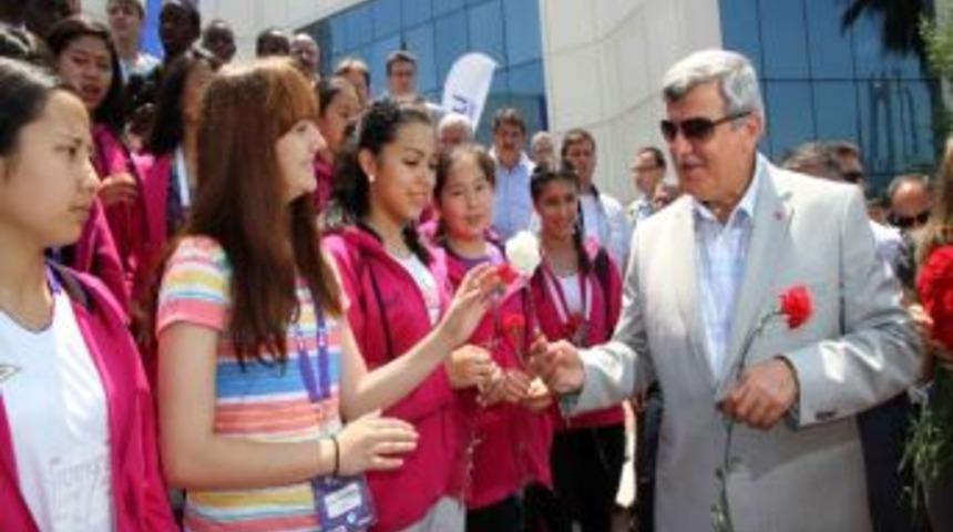 Başkan Karaosmanoğlu&rsquo;dan &Ouml;ğrencilere Sıcak Karşılama