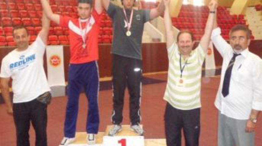 Adana'da Bilek G&uuml;reşi İl Se&ccedil;meleri Yapıldı