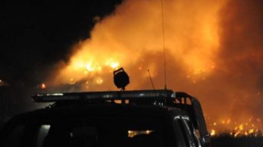 Manisa &Ccedil;&ouml;pl&uuml;ğ&uuml;nde Yangın