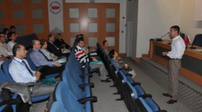 &Uuml;niversitede EFQM m&uuml;kemmellik modeli kursu