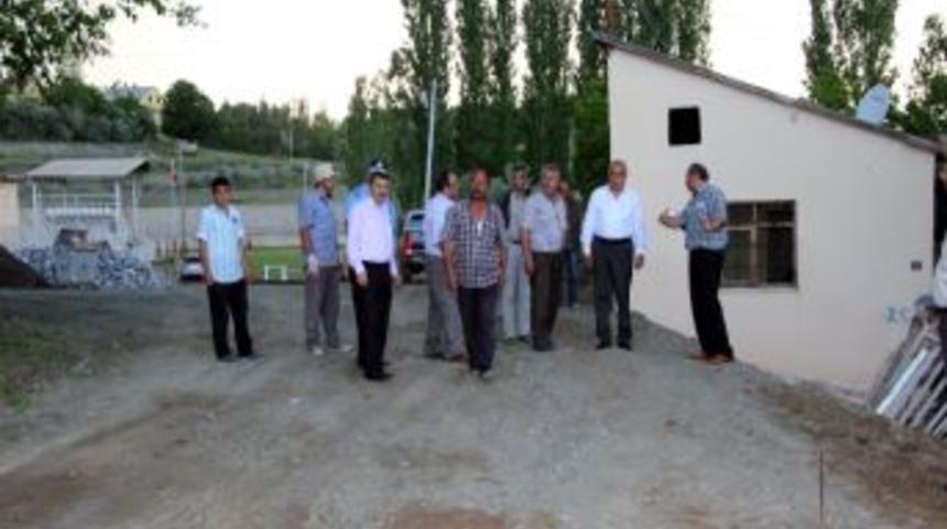 Suşehri&rsquo;nde Parke Ve Yol Genişletme &Ccedil;alışmaları S&uuml;r&uuml;yor