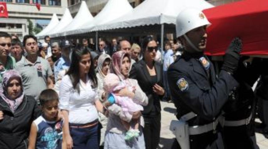 Vali Mutlu: Polis Memurunu Şehit Edenlerin Kimlikleri De Belli &Ouml;rg&uuml;tleri De