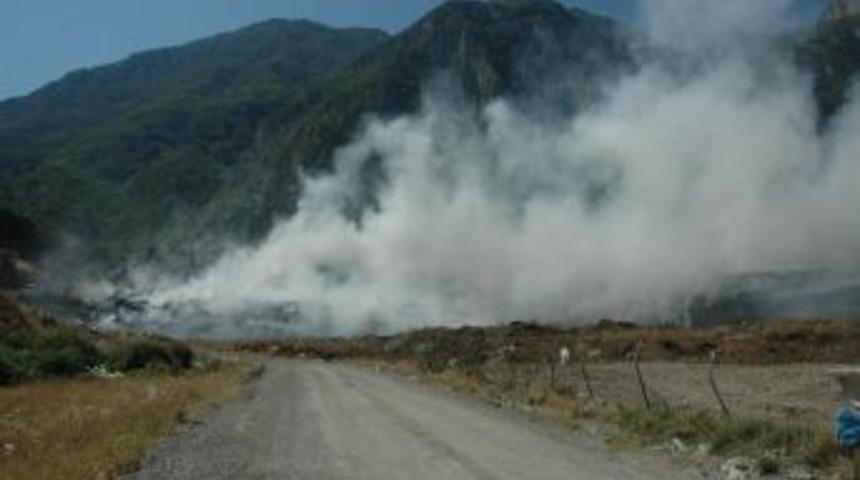 Şehir &Ccedil;&ouml;pl&uuml;ğ&uuml;nde &Ccedil;ıkan Yangın Kontrol Altına Alındı