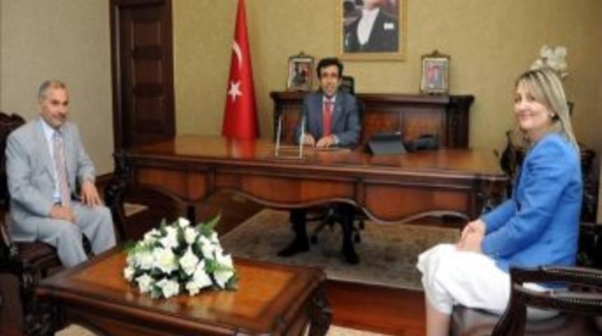 H&uuml;lya Ert&uuml;rk Ko&ccedil;&rsquo;tan Vali G&uuml;zeloğlu&rsquo;na Ziyaret