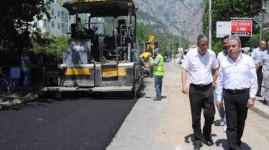 Konyaaltı Belediyesi, Bu Yıl 24 Kilometre Sıcak Asfalt D&ouml;kecek