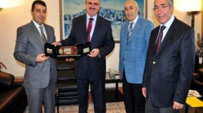 Radev Vali Karaloğlu'nu 'en Başarılı' Y&ouml;netici Se&ccedil;ti