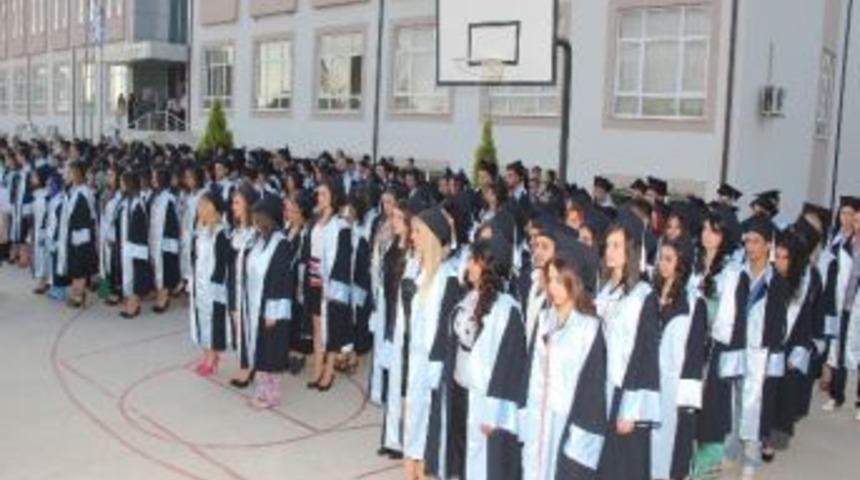 At&ccedil;a Meslek Y&uuml;ksekokulu 3. Mezunlarını Verdi