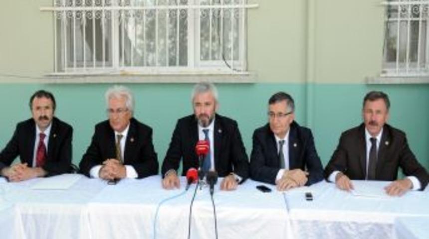 Komisyon, Milli Birlik Komitesi &Uuml;yesi Ahmet Er'i Evinde Dinledi