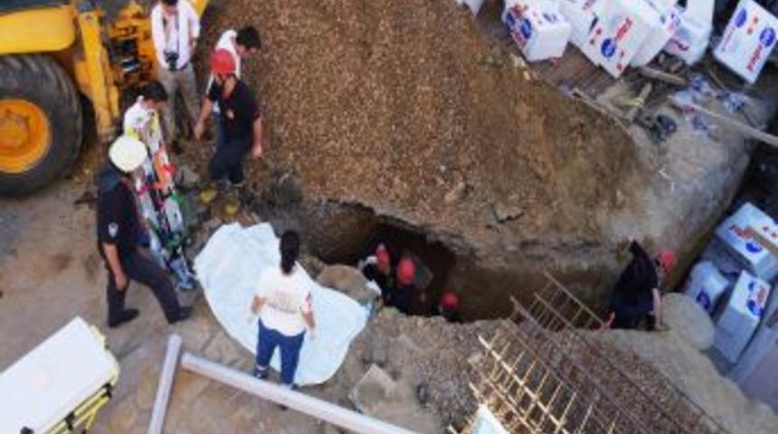 Pendik'teki Toprak Kaymasında 1 Iş&ccedil;i Hayatını Kaybetti