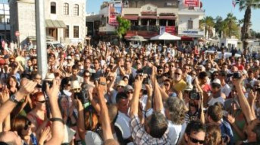 Bodrumlular Tutuklanan Başkan Kocadon İ&ccedil;in Sokağa D&ouml;k&uuml;ld&uuml;