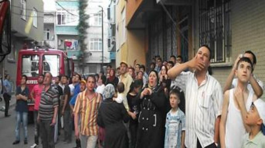 &Ccedil;atı Katındaki Kıvılcım, 3 Daireyi Yaktı