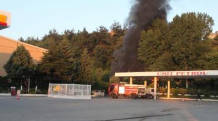 Benzin İstasyonu Yanında Korkutan Yangın