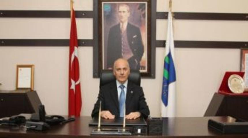 Recep Tayyip Erdoğan &Uuml;niversitesi Rekt&ouml;r&uuml; Prof. Dr. Arif Yılmaz Yılın En Başarılı Rekt&ouml;r&uuml; Se&ccedil;ildi